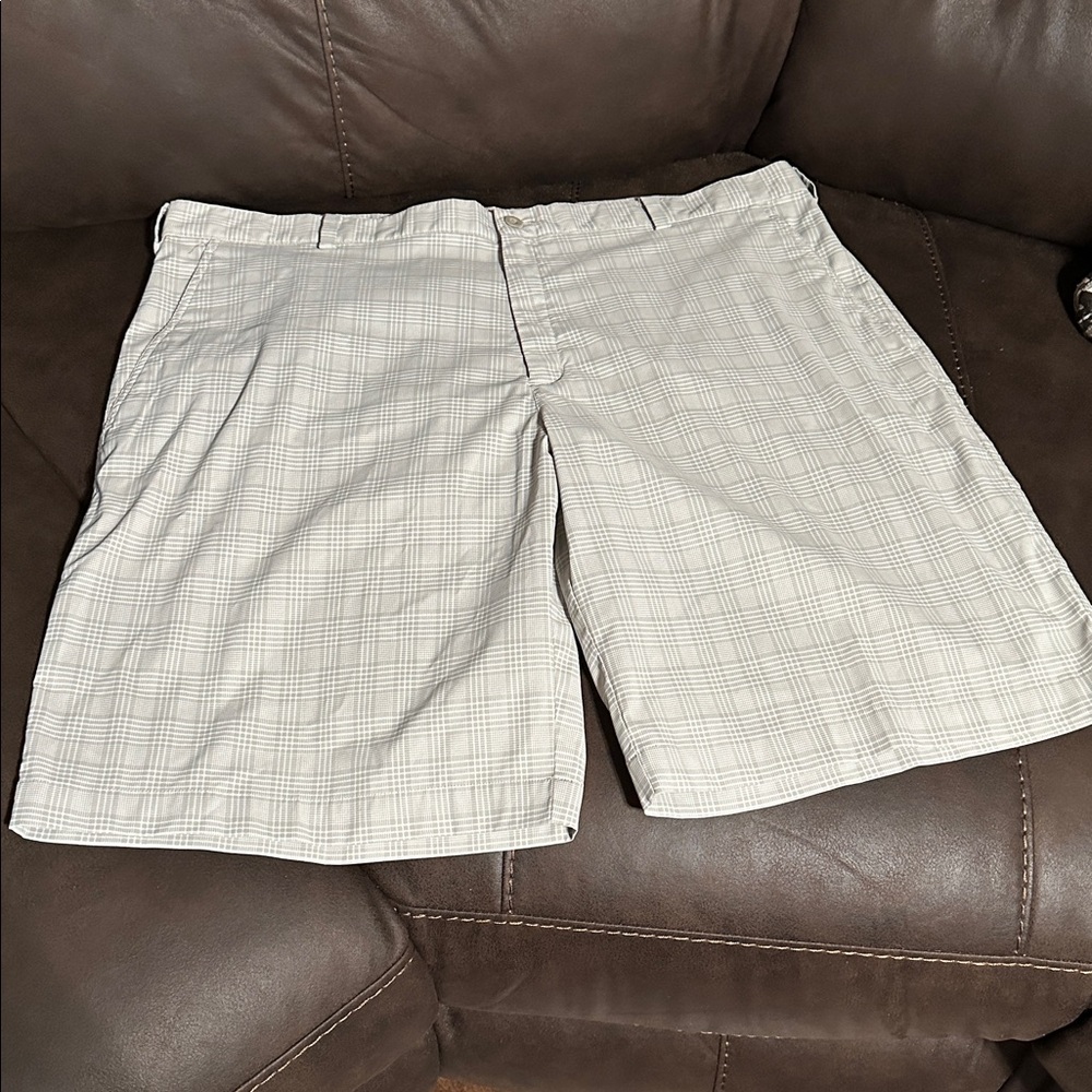 Nike Men's Checkered Golf Shorts, EUC, Size 42
